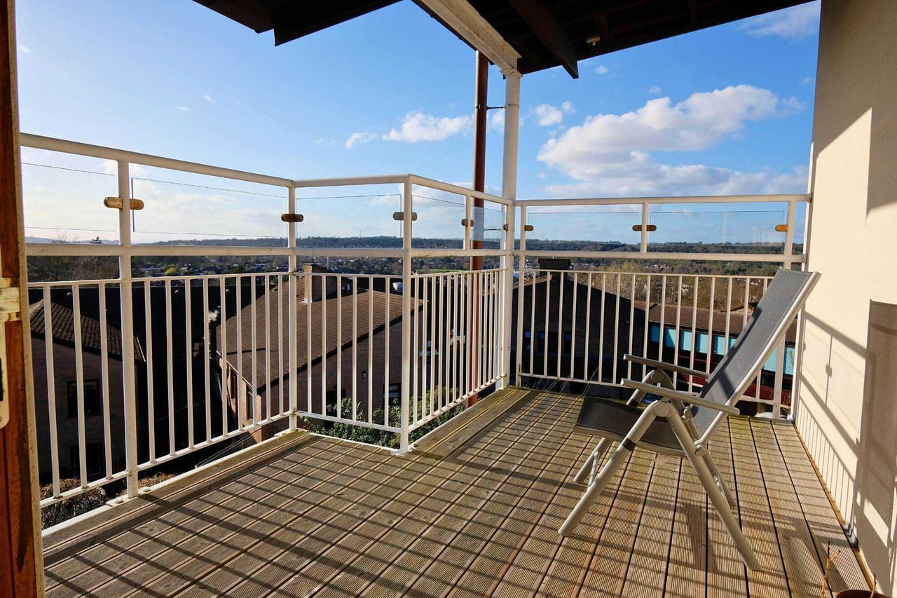 Balcony (suite)
