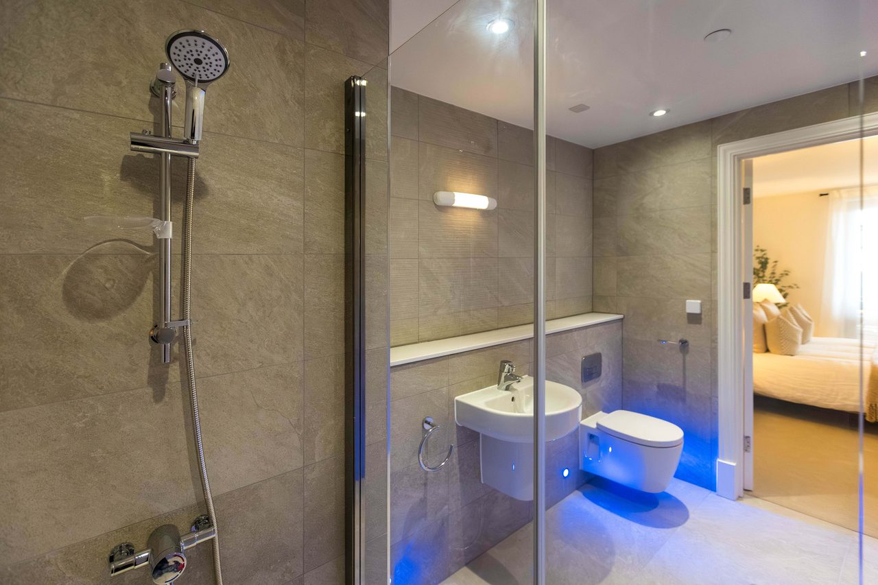 Millstream en-suite shower room