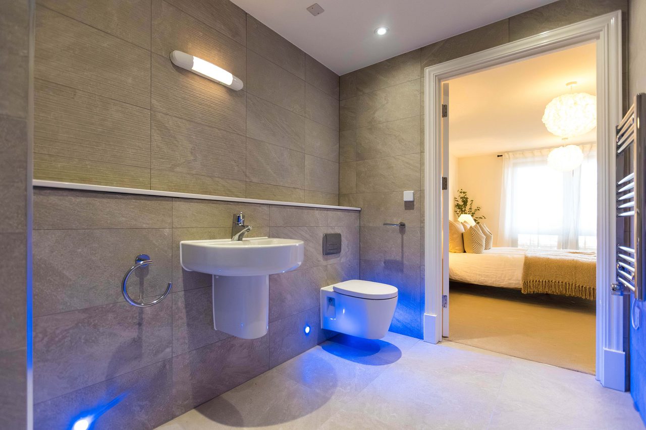 Millstream en-suite shower room