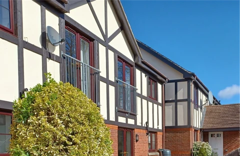 8 Goddard Way, Westbury Fields
