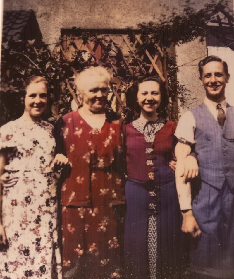 R20241222 SMT Margaret Grey100 44