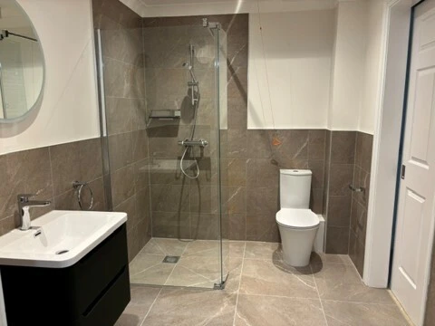 8 Hapil Close, shower room, Sandford Station