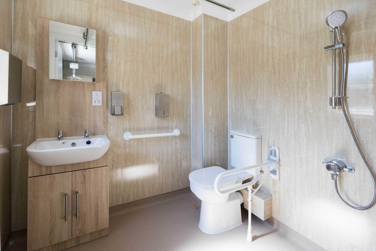 Newly refurbished en-suite