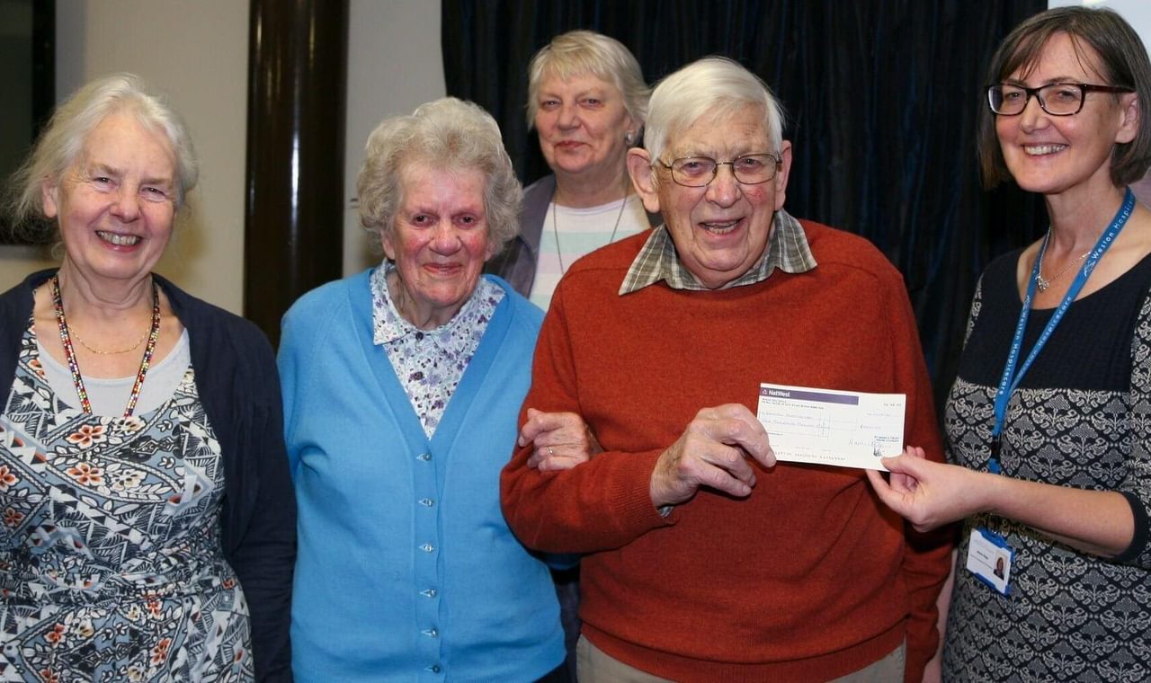 4 1 01 12 2016 Residents Raise £1K For Local Hospicecopy2